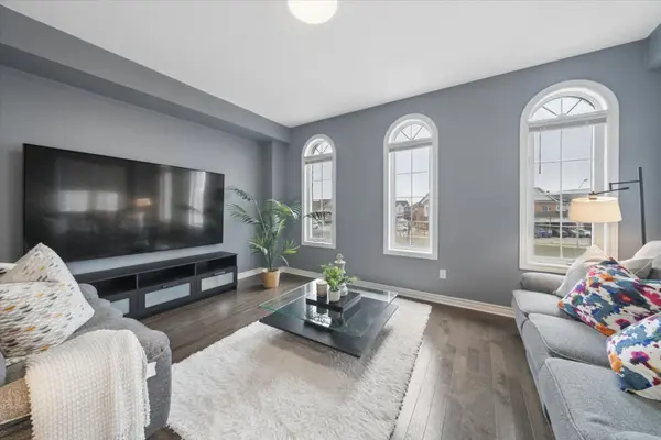 78 Ferris SQ, Clarington, ON L1E 0J2