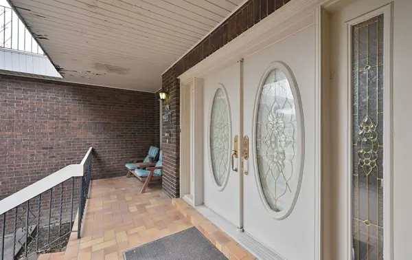 313 Firglen RDG, Vaughan, ON L4L 1N6