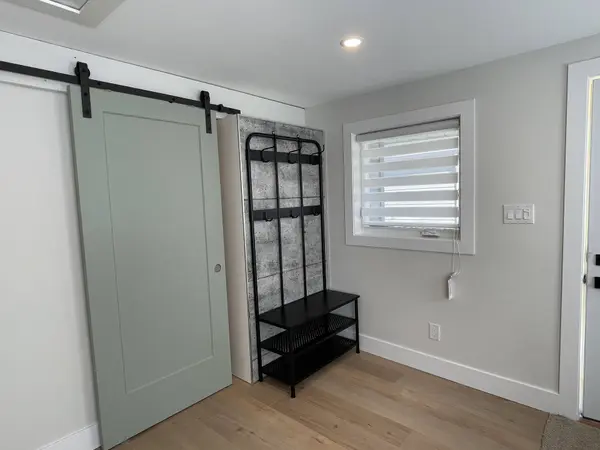 82 Gunn ST #3, Barrie, ON L4M 2H5