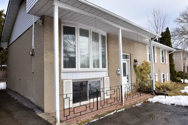 409 Tennyson DR, Oakville, ON L6L 3Z2