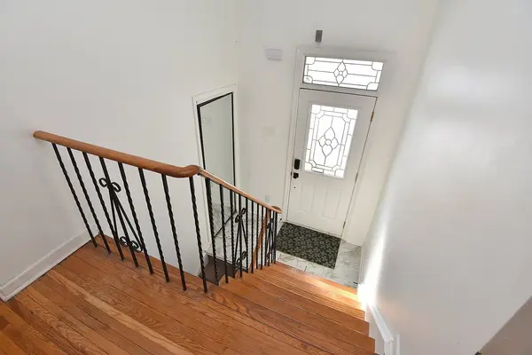 409 Tennyson DR, Oakville, ON L6L 3Z2