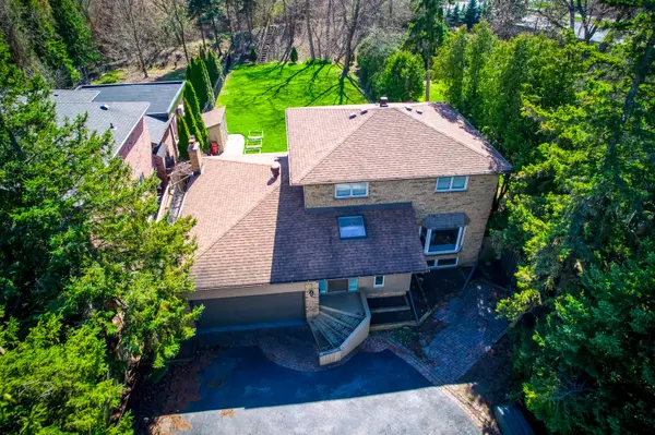 494 Chartwell RD, Oakville, ON L6J 4A5