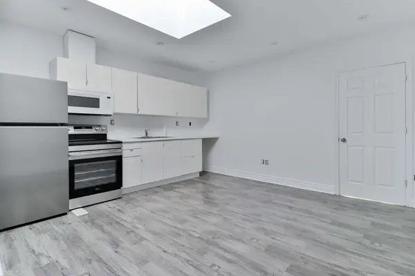 1364 St Clair AVE #202, Toronto W03, ON M6E 1C4