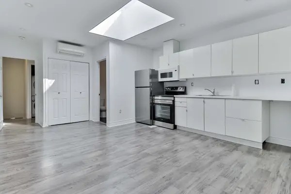 1364 St Clair AVE #202, Toronto W03, ON M6E 1C4