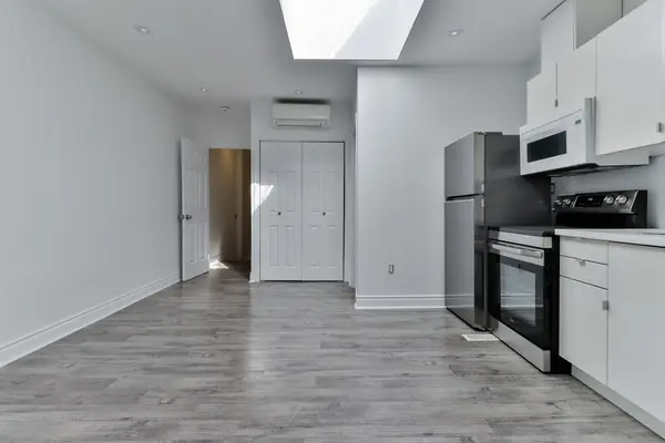 1364 St Clair AVE #202, Toronto W03, ON M6E 1C4