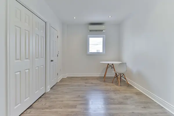 1364 St Clair AVE #201, Toronto W03, ON M6E 1C4