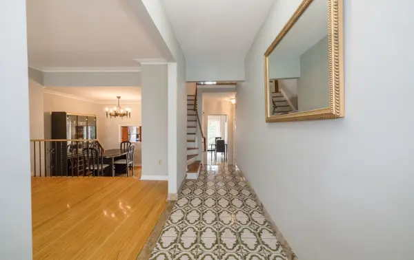 61 Stilecroft DR, Toronto W05, ON M3J 1A6