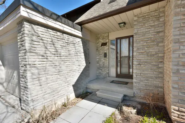 562 Forestwood CRES, Burlington, ON L7L 4K3