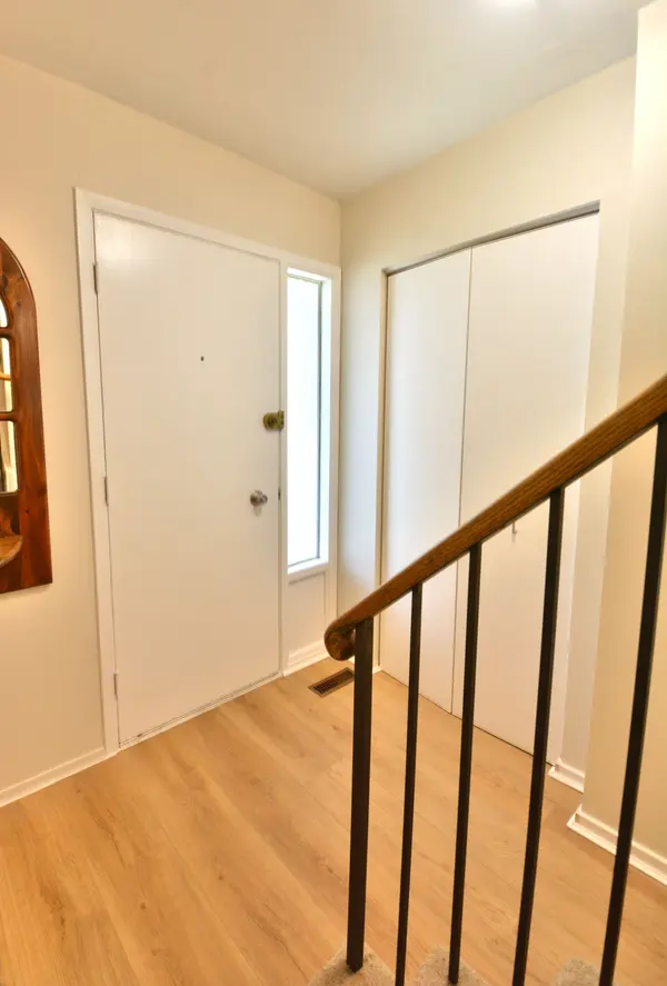 562 Forestwood CRES, Burlington, ON L7L 4K3