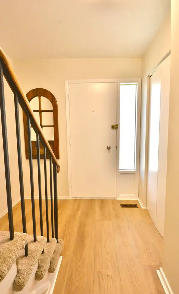 562 Forestwood CRES, Burlington, ON L7L 4K3