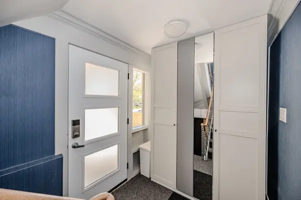 76 Thirty Fifth ST, Toronto W06, ON M8W 3K4