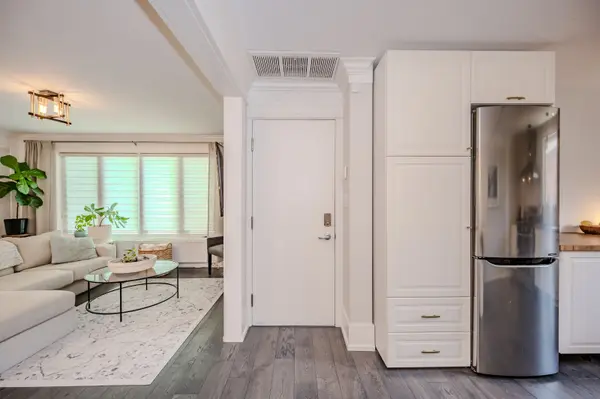 76 Thirty Fifth ST, Toronto W06, ON M8W 3K4