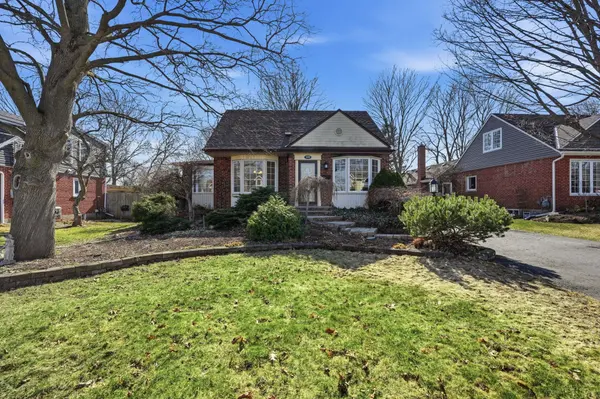 952 Danforth AVE, Burlington, ON L7T 1S8