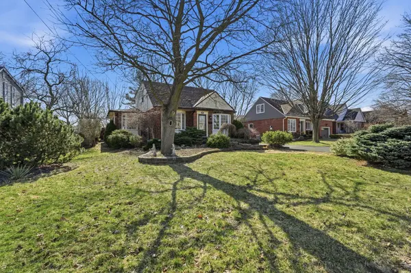 952 Danforth AVE, Burlington, ON L7T 1S8