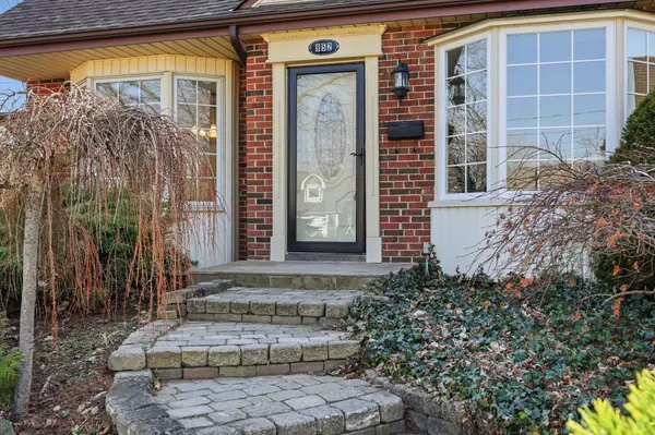 952 Danforth AVE, Burlington, ON L7T 1S8