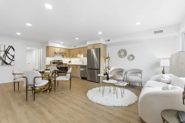 68 Westholme AVE #2, Toronto W02, ON M6P 3B8