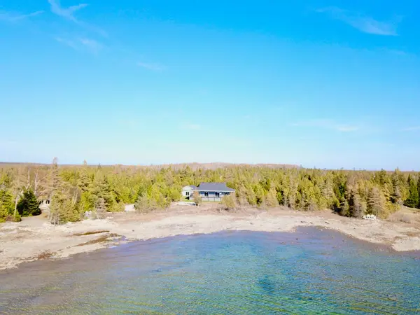 34 HATT ST, Northern Bruce Peninsula, ON N0H 2R0