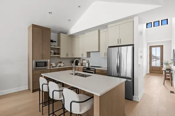 300 Hilversum LN, Carp - Huntley Ward, ON K0A 1L0