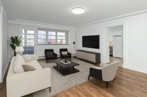 9 Grant BLVD #201, Hamilton, ON L9H 4L5