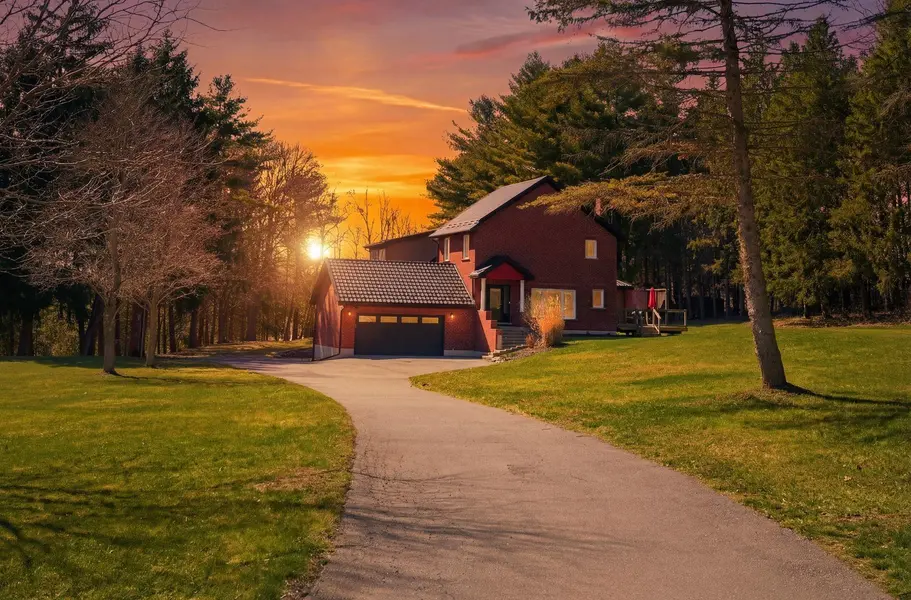 25 Hammond RD, Brant, ON N3T 5L4