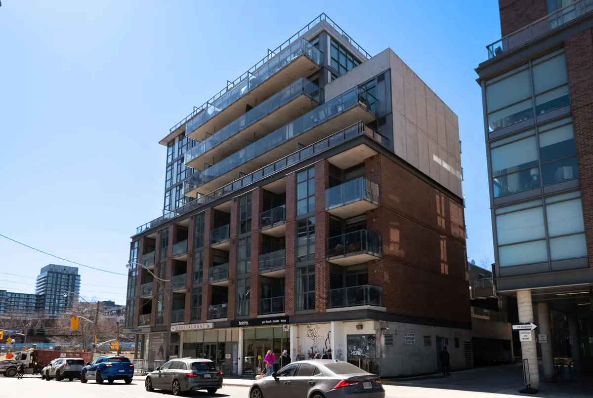 2 Gladstone AVE #203, Toronto C01, ON M6J 0B2