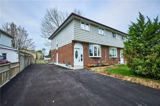 225 Kinmount CRES #Upper, Oshawa, ON L1J 3T8