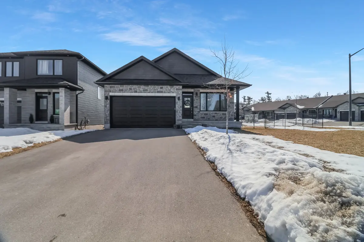 20 Seabert DR, Arnprior, ON K7S 0H9