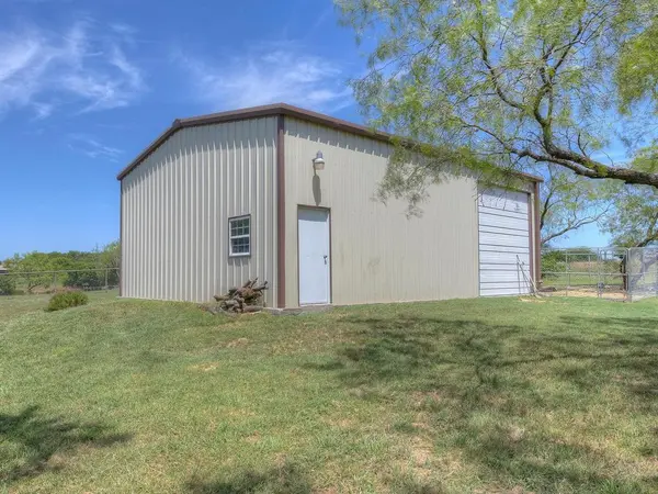 118 Corona Court, Fort Worth, TX 76108