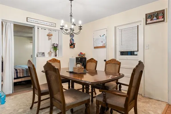 4312 Greenbriar Drive, Bellmead, TX 76705