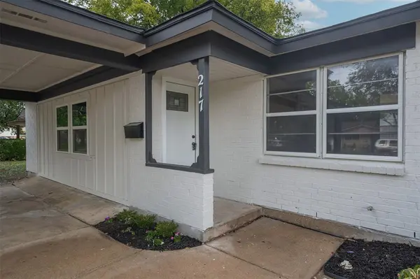 217 Palomino Drive, Saginaw, TX 76179