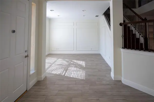 413 Ridge Meade Drive, Lewisville, TX 75067