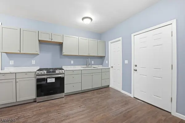 206 Clark Pl, Elizabeth City, NJ 07206