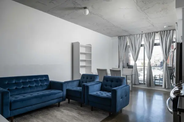 2 Gladstone AVE #203, Toronto C01, ON M6J 0B2