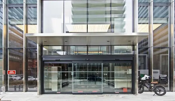 55 Charles ST E #4912, Toronto C08, ON M4Y 0J1