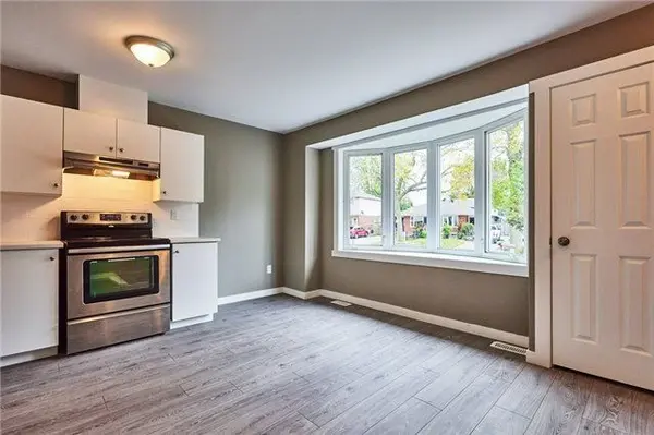 225 Kinmount CRES #Upper, Oshawa, ON L1J 3T8