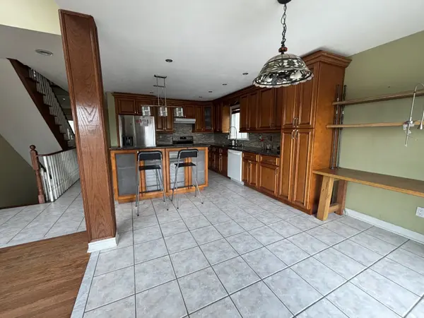 380 Stone RD, Aurora, ON L4G 6Z5