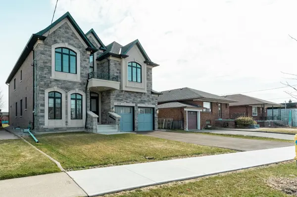 119 Jay ST, Toronto W04, ON M6L 2M3