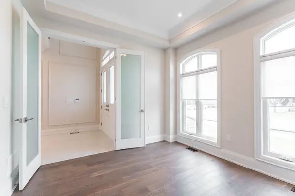 119 Jay ST, Toronto W04, ON M6L 2M3