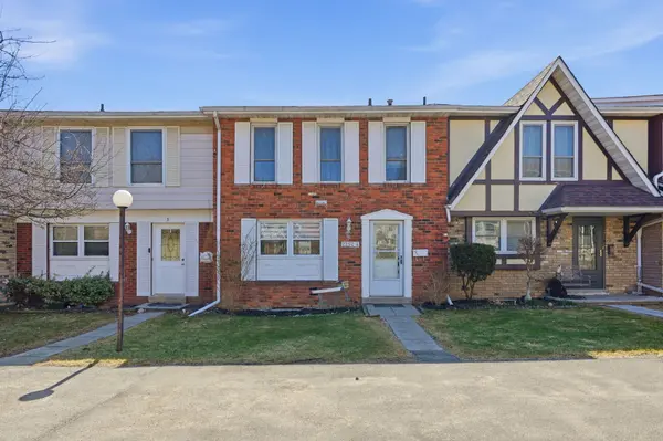 2252 Upper Middle RD #4, Burlington, ON L7P 2Z9