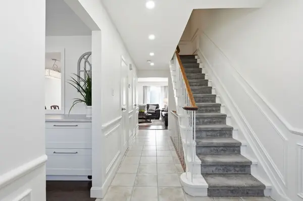 2252 Upper Middle RD #4, Burlington, ON L7P 2Z9