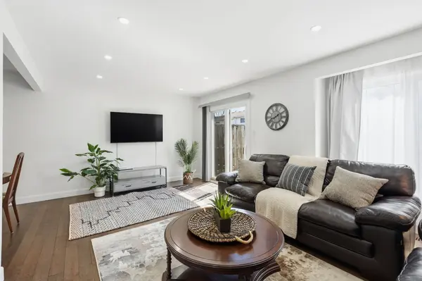 2252 Upper Middle RD #4, Burlington, ON L7P 2Z9