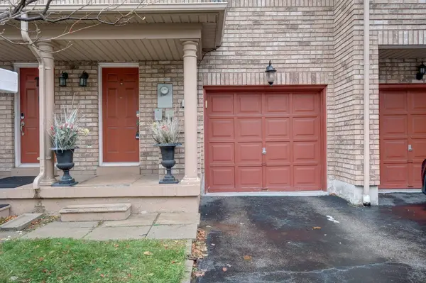 7035 Rexwood RD #13, Mississauga, ON L4T 4M6