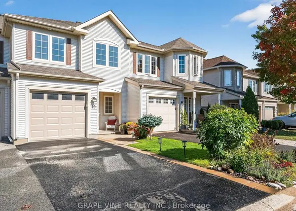19 Fieldberry Private, Barrhaven, ON K2J 5E7