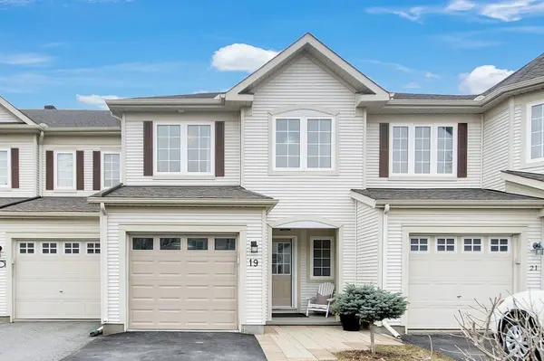 19 Fieldberry Private, Barrhaven, ON K2J 5E7