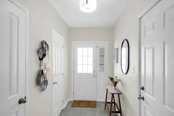 19 Fieldberry Private, Barrhaven, ON K2J 5E7