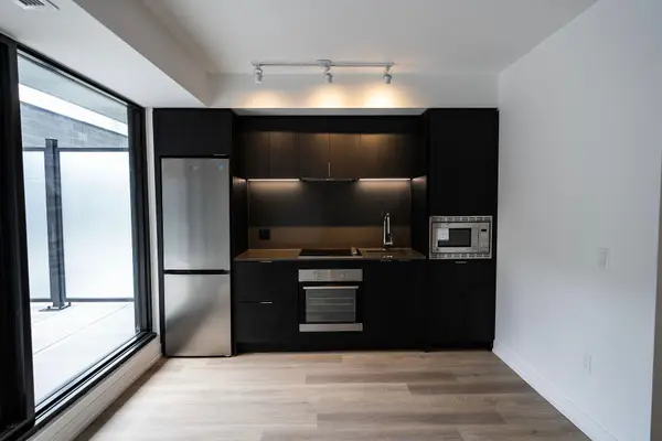 1 Jarvis ST #335, Hamilton, ON L8R 3J2