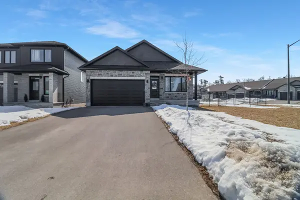 20 Seabert DR, Arnprior, ON K7S 0H9