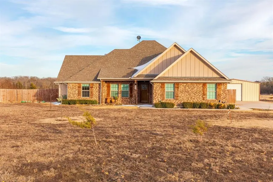 675 County Road 4935, Trenton, TX 75490