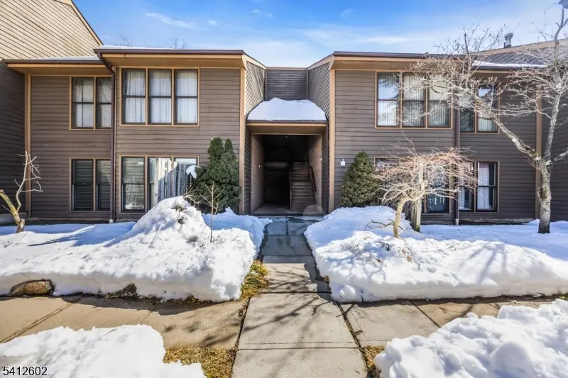 113 Heather Ct, Edison Twp., NJ 08820