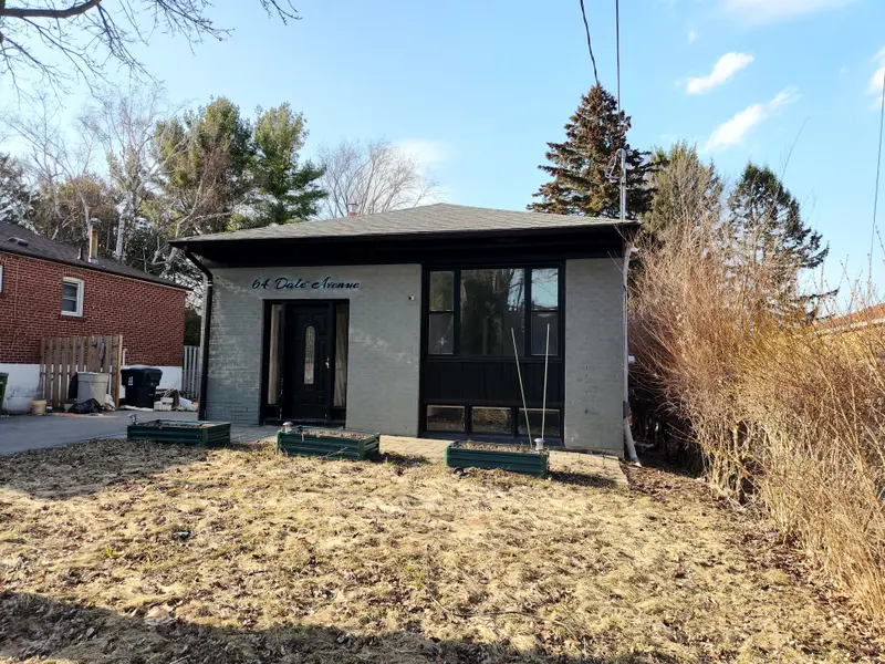64 Dale AVE, Toronto E08, ON M1J 3J5